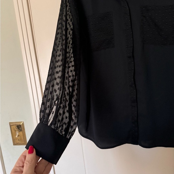 Isaac Mizrahi black blouse with sheer sleeves - Picture 2 of 6